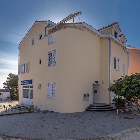 Apartments Dalmata Biograd Na Moru Exterior foto