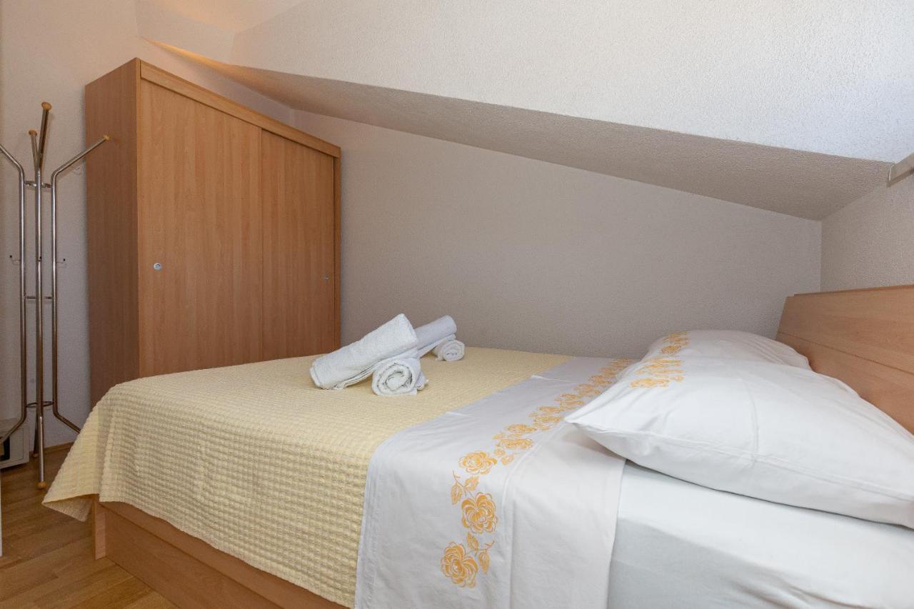 Apartments Dalmata Biograd Na Moru Exterior foto
