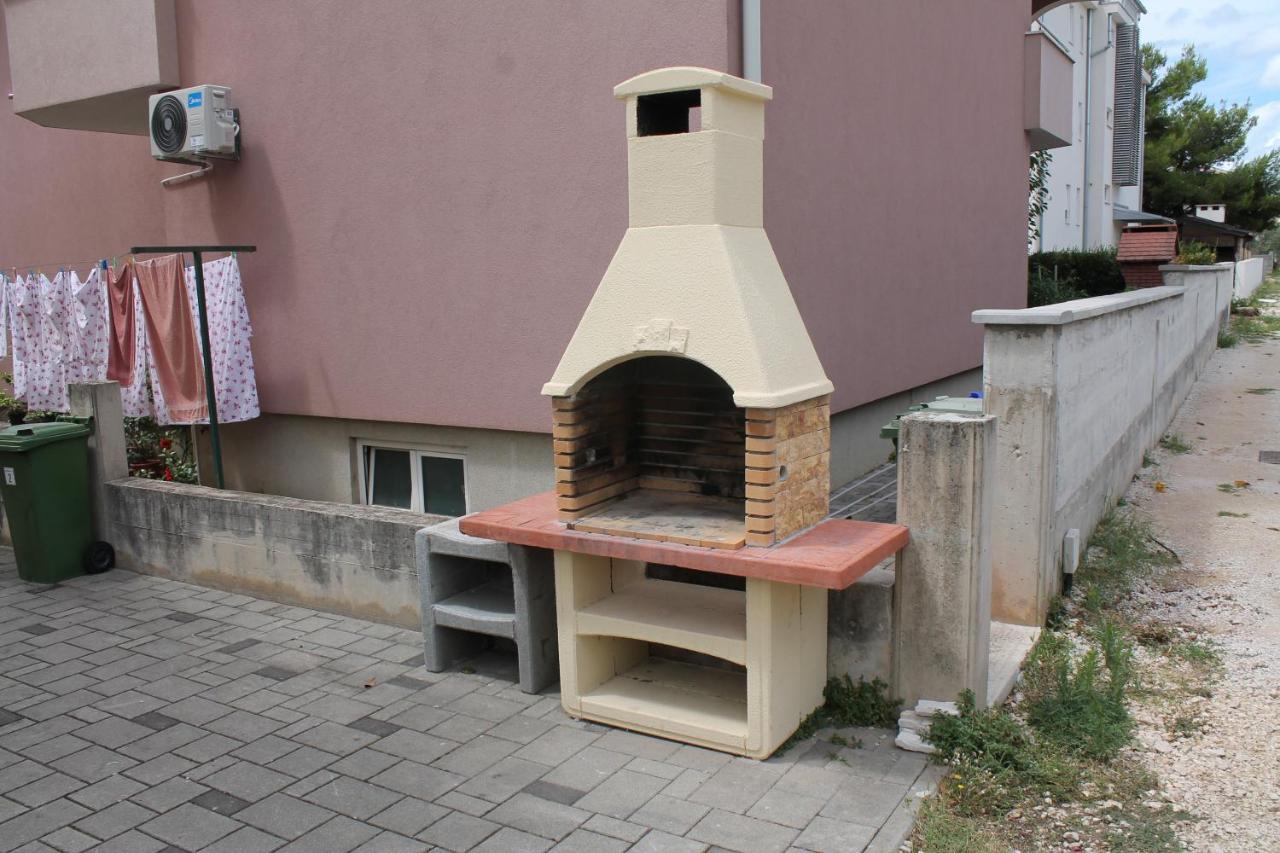 Apartments Dalmata Biograd Na Moru Exterior foto