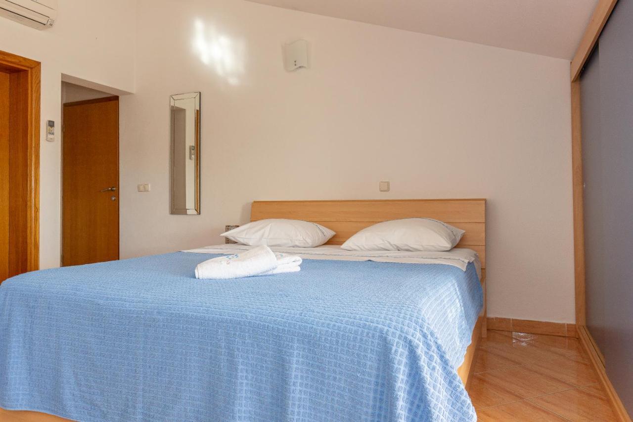 Apartments Dalmata Biograd Na Moru Exterior foto
